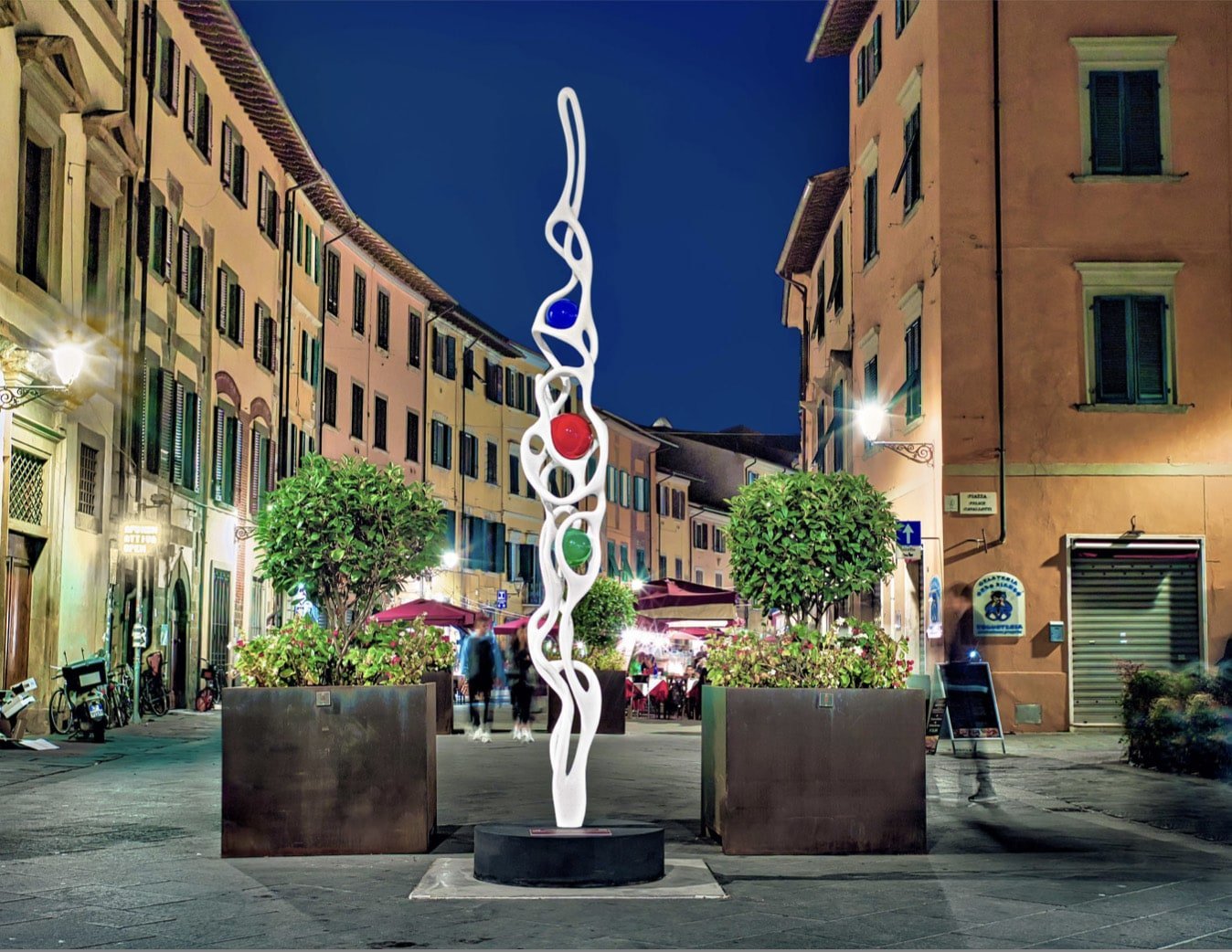 Triade sculpture by Gianfranco Meggiato, an exquisite representation of abstract art